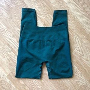 Alphalete Amplify Leggings in Darkest Pine size S